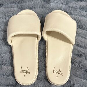 Beek Women's Tan Slide Sandals